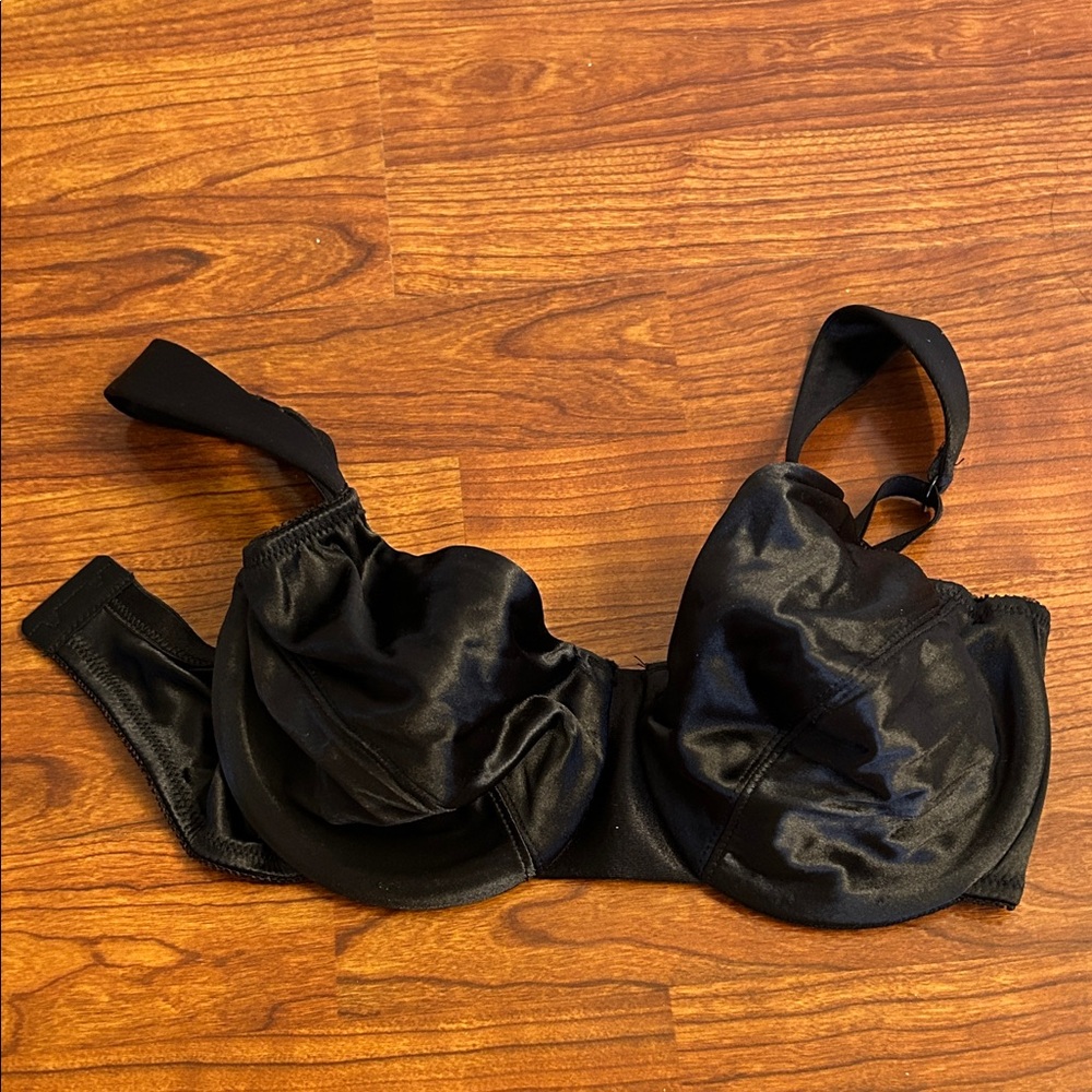 Victoria's Secret Sleek Black Bra 32D
